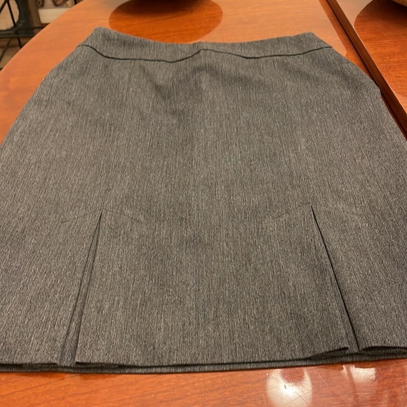 H W Skirt - Picture 8 of 10